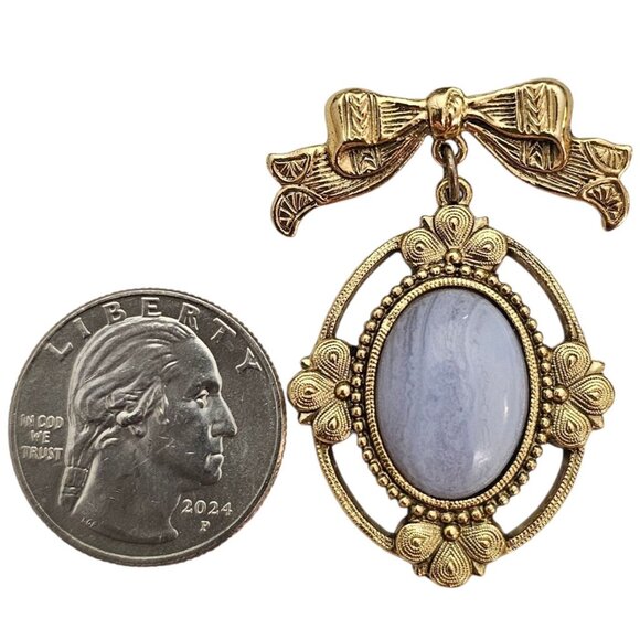 1928 Brand Bow Brooch Oval Setting, Blue Lab Agate Pin - Picture 5 of 7